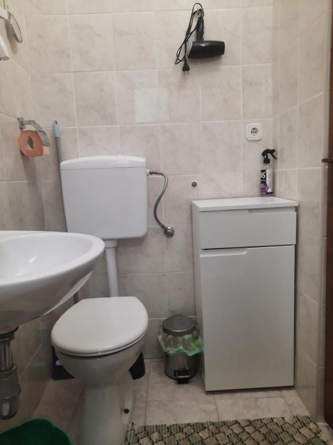 Apartmani Ana-Lora Lopar Eksteriør billede