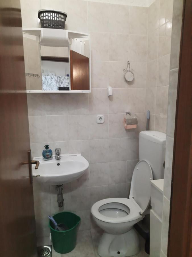 Apartmani Ana-Lora Lopar Eksteriør billede